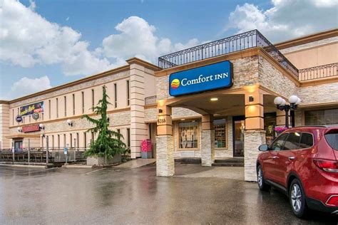 COMFORT INN & SUITES AIRPORT $81 ($̶9̶5̶) .
